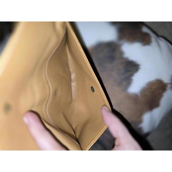 Rare Vintage Gucci Leather Trifold Wallet Envelope Design - Picture 5 of 12